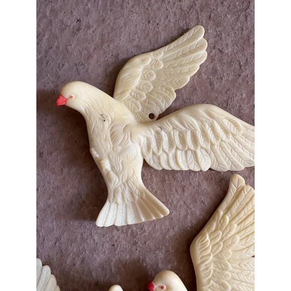Vintage Lot Of 4 White Dove's Iridescent Plastic Christmas Ornament - Picture 2 of 10